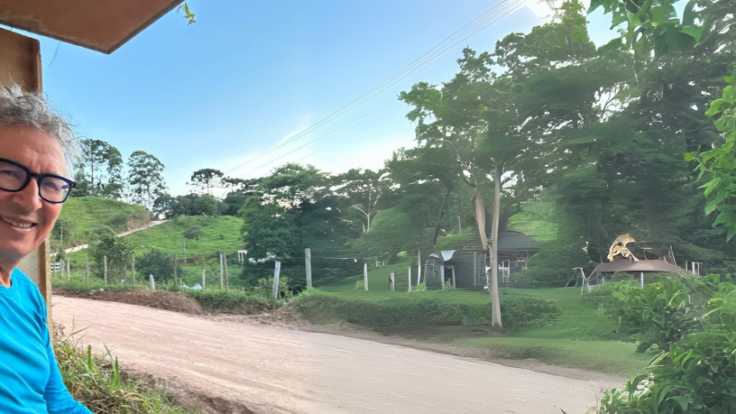 Eloizio Gomes Afonso Duraes mostra como participar de um coral pode fortalecer vínculos sociais e enriquecer a vida cultural.