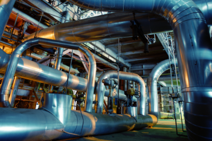 Apoio de Trump ao oleoduto da Linha 5 sob o Lago Michigan animou a cidade de Sarnia, destaca Paulo Roberto Gomes Fernandes ao analisar o impacto político do projeto.