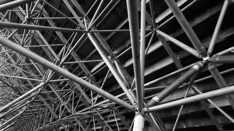 Entenda de que forma as lajes treliçadas impactam prazos, planejamento e equipes de obra em empreendimentos, por Valderci Malagosini Machado.