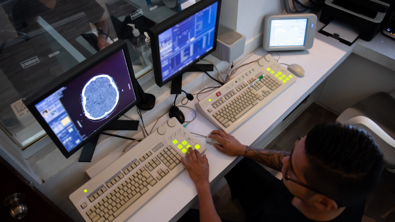 Dominar IA com responsabilidade depende de formação sólida em competências digitais, como explica Gustavo Adolfo Morceli Rodrigues.